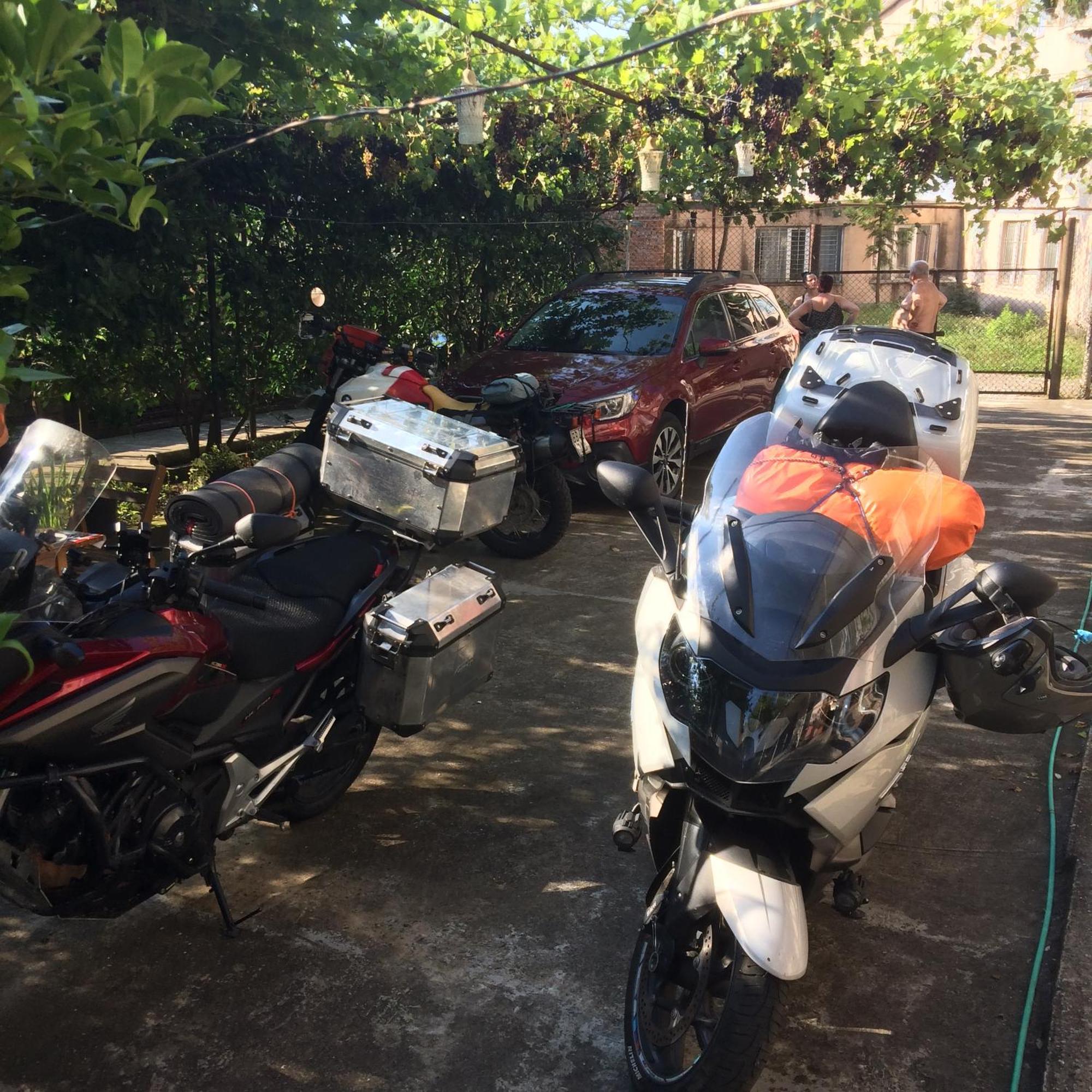 Giorgi'S Homestay คูทายสิ ภายนอก รูปภาพ