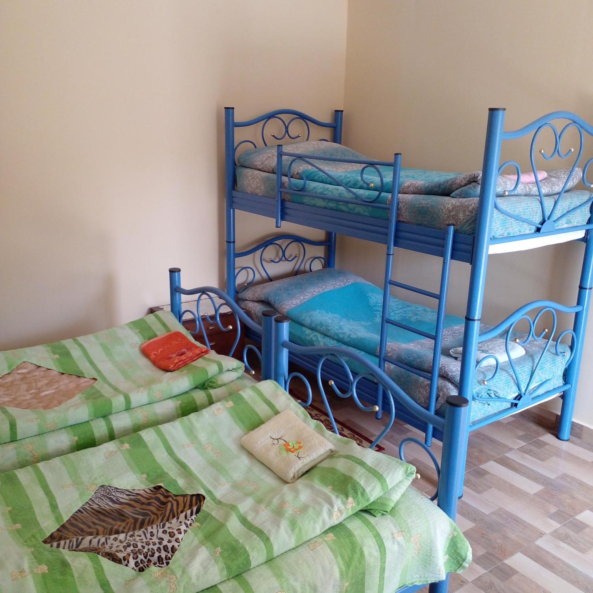 Giorgi'S Homestay คูทายสิ ภายนอก รูปภาพ
