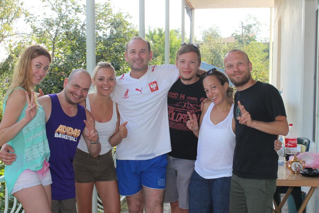 Giorgi'S Homestay คูทายสิ ภายนอก รูปภาพ