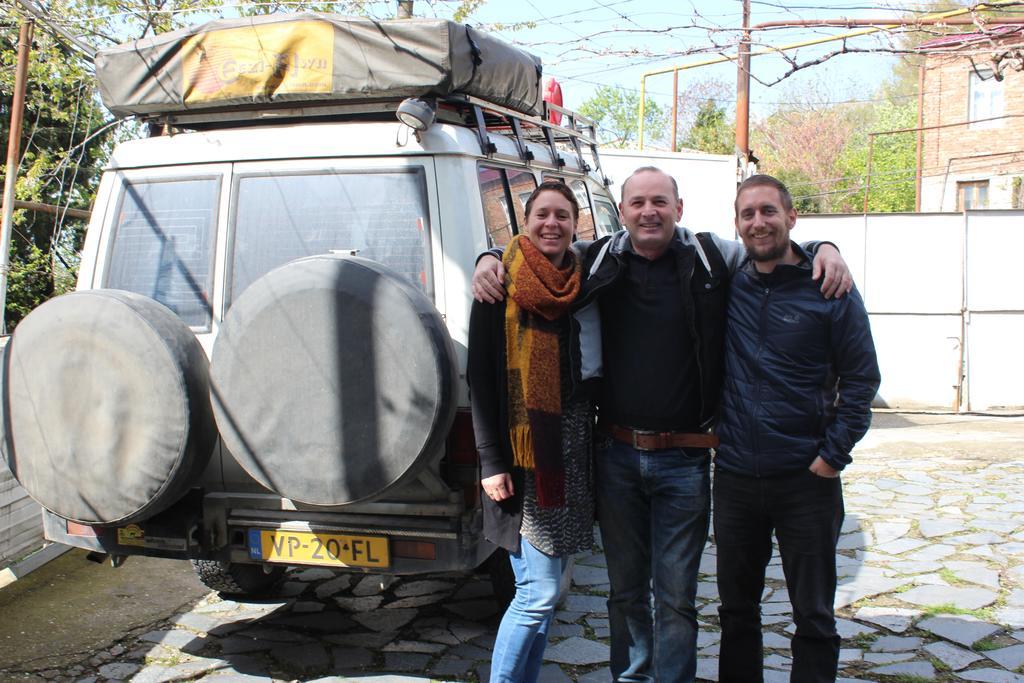 Giorgi'S Homestay คูทายสิ ภายนอก รูปภาพ