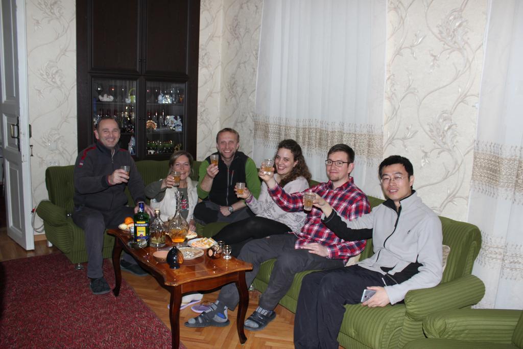 Giorgi'S Homestay คูทายสิ ภายนอก รูปภาพ