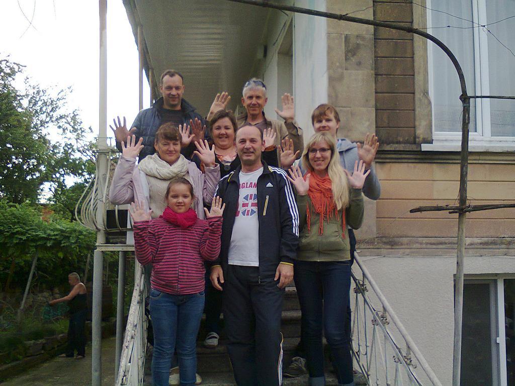 Giorgi'S Homestay คูทายสิ ภายนอก รูปภาพ