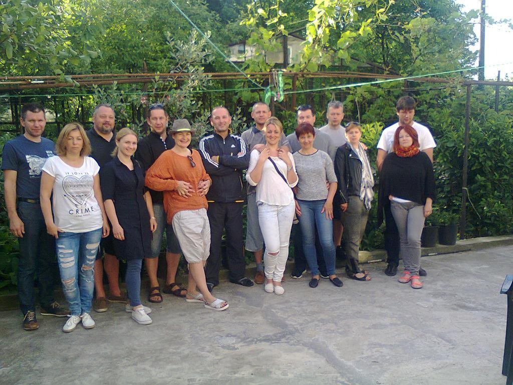 Giorgi'S Homestay คูทายสิ ภายนอก รูปภาพ