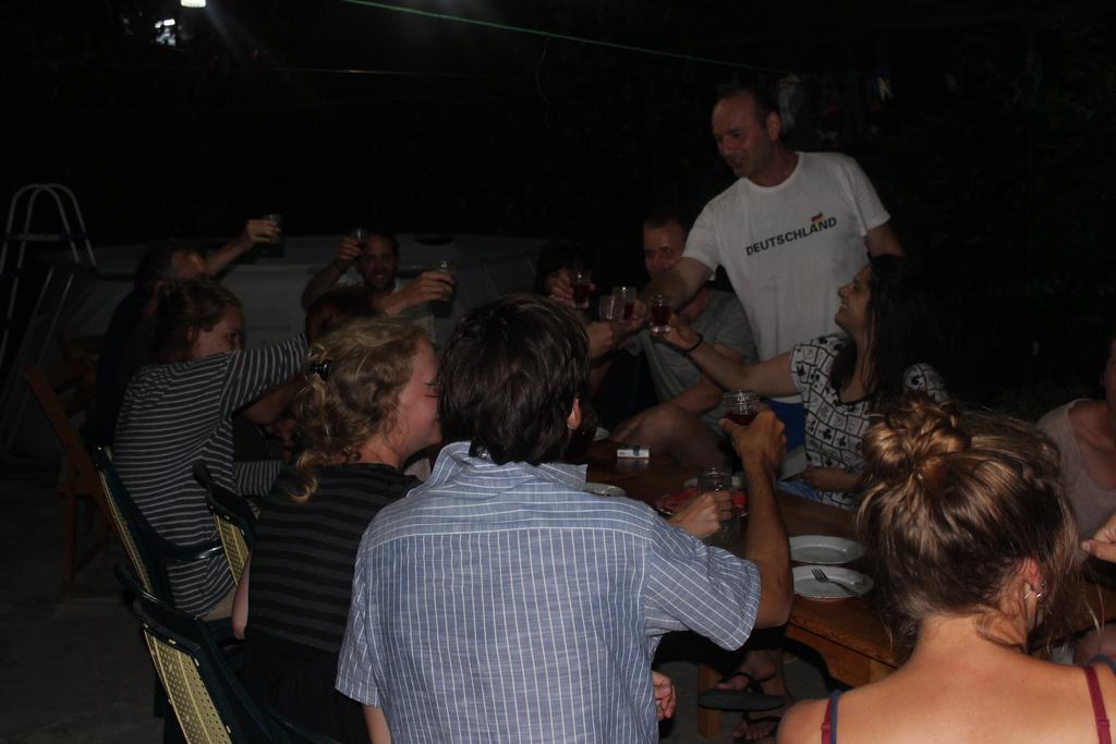 Giorgi'S Homestay คูทายสิ ภายนอก รูปภาพ