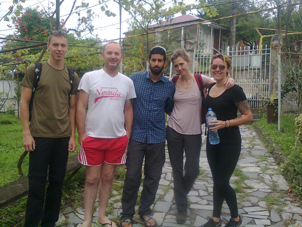 Giorgi'S Homestay คูทายสิ ภายนอก รูปภาพ