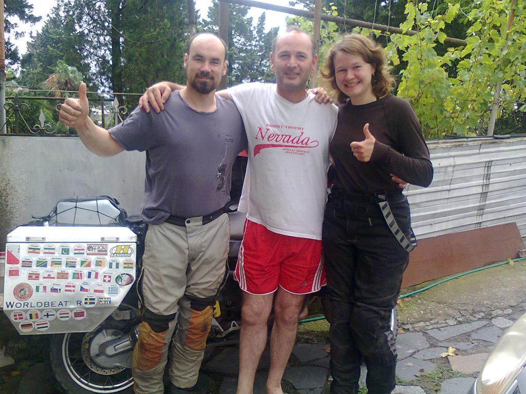 Giorgi'S Homestay คูทายสิ ภายนอก รูปภาพ