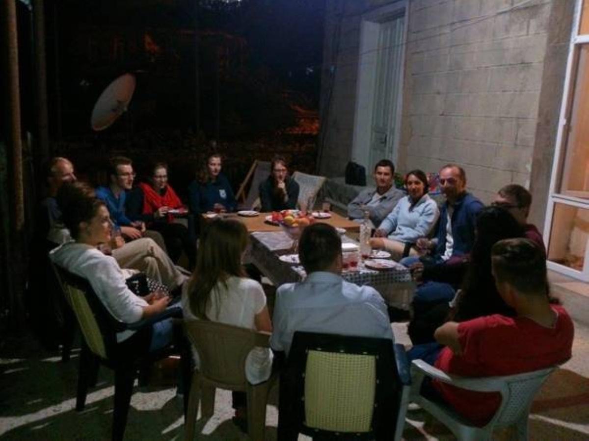 Giorgi'S Homestay คูทายสิ ภายนอก รูปภาพ